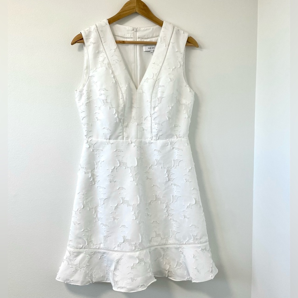 Reiss White Floral Eyelash Textured Mini Dress Sleeveless Monochrome Ruffle Sz 8